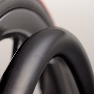 アルミ（黒塗装仕上げ）